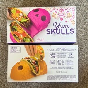 NEW 2 Boxes (4 Trays Total) FRED Yum Skulls Taco Trays Halloween Pink/Orange